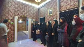 بازدید جمعی از دانشجویان از گنجینه ایثار و شهادت اردکان